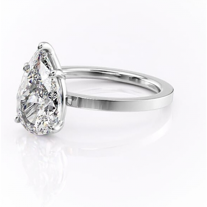 Inel de logodnă Georgiana din aur Alb 14kt cu moissanite tăietură pară – Profil pătrat rafinată pentru profil înalt | Personalizează și configurează gratuit online [7]