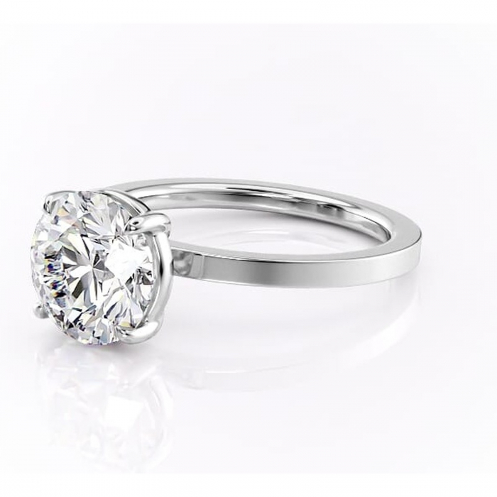 Inel de logodnă Georgiana din aur Alb 14kt cu moissanite tăietură rotundă – Profil pătrat rafinată pentru profil înalt | Personalizează și configurează gratuit online [7]