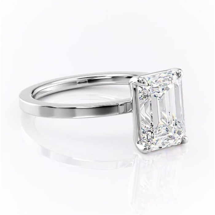 Inel de logodnă Georgiana din aur Alb 14kt cu moissanite tăietură smarald – Profil pătrat rafinată pentru profil înalt | Personalizează și configurează gratuit online [1]