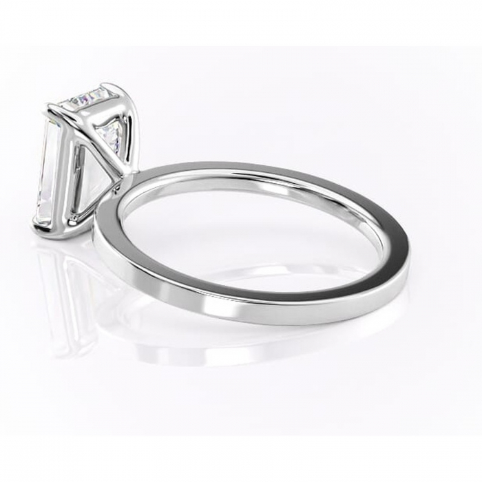 Inel de logodnă Georgiana din aur Alb 14kt cu moissanite tăietură smarald – Profil pătrat rafinată pentru profil înalt | Personalizează și configurează gratuit online [5]