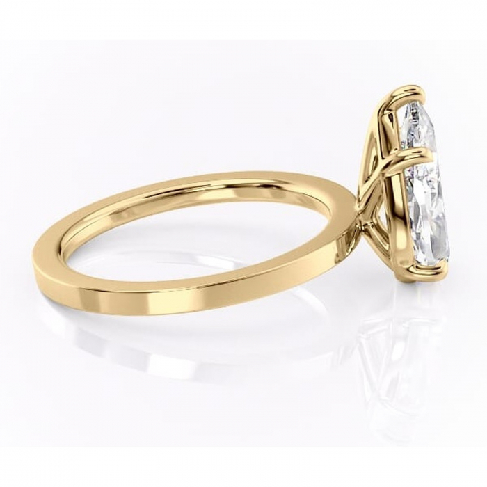 Inel de logodnă Georgiana din aur Galben 14kt cu moissanite tăietură pară – Profil pătrat rafinată pentru profil înalt | Personalizează și configurează gratuit online [2]
