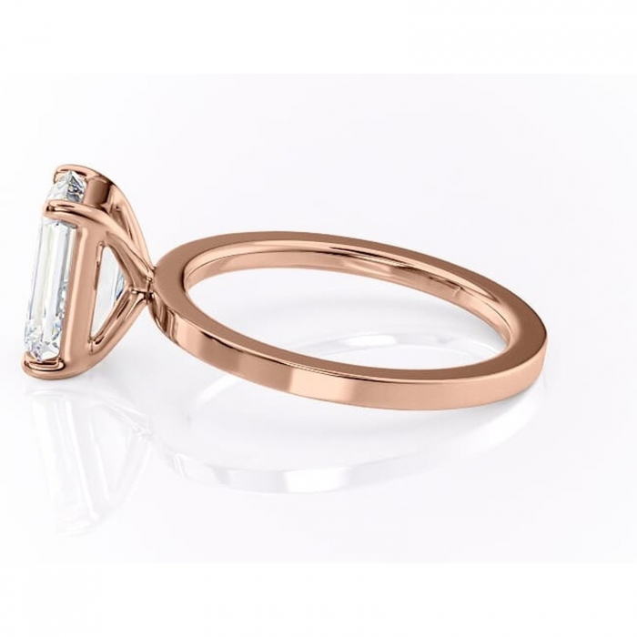 Inel de logodnă Georgiana din aur Rose 18kt cu moissanite tăietură smarald – Profil pătrat rafinată pentru profil înalt | Personalizează și configurează gratuit online [6]
