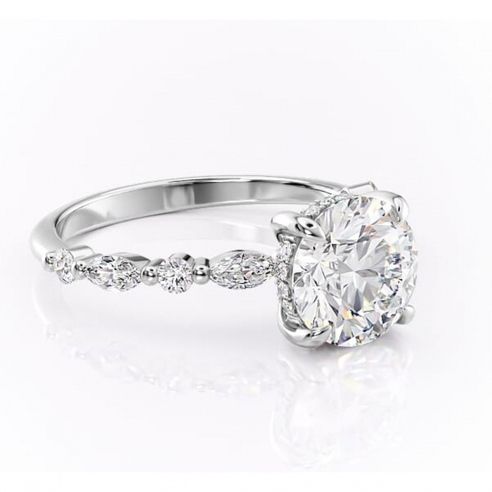 Inel de logodnă Gwendolyn din aur Alb 14kt cu moissanite tăietură rotundă – Pietre laterale rafinată pentru profil înalt | Personalizează și configurează gratuit online [1]