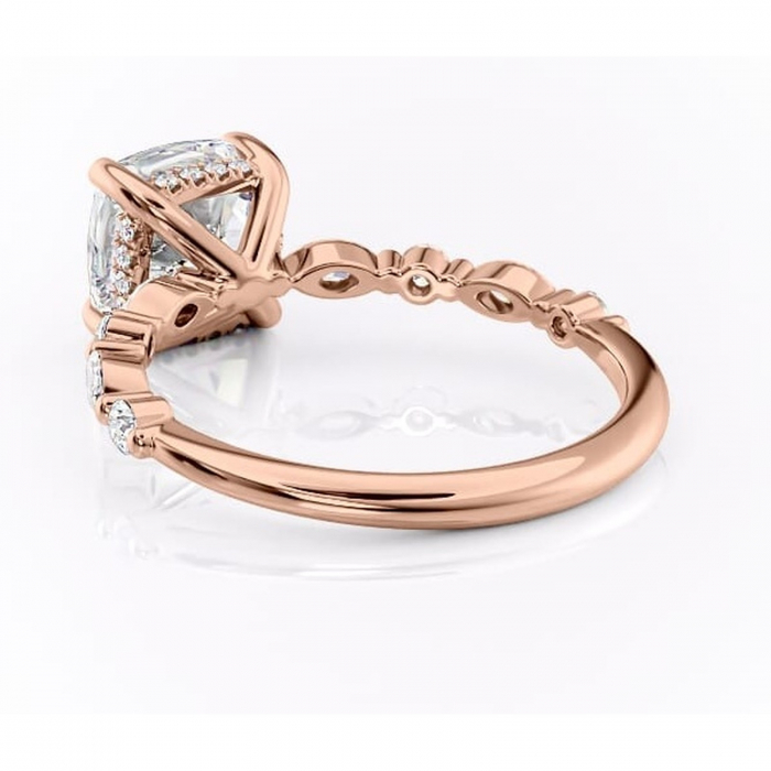 Inel de logodnă Gwendolyn din aur Rose 14kt cu moissanite tăietură pernă – Pietre laterale rafinată pentru profil înalt | Personalizează și configurează gratuit online [4]