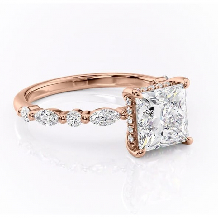 Inel de logodnă Gwendolyn din aur Rose 18kt cu moissanite tăietură princess – Pietre laterale rafinată pentru profil înalt | Personalizează și configurează gratuit online [1]