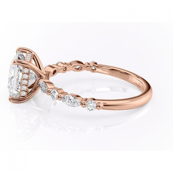 Inel de logodnă Gwendolyn din aur Rose 18kt cu moissanite tăietură princess – Pietre laterale rafinată pentru profil înalt | Personalizează și configurează gratuit online [6]