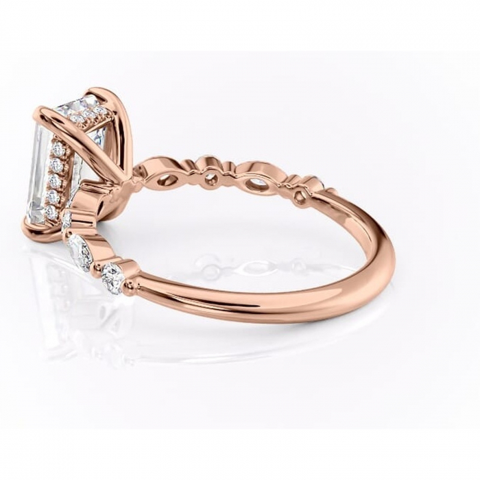 Inel de logodnă Gwendolyn din aur Rose 18kt cu moissanite tăietură smarald – Pietre laterale rafinată pentru profil înalt | Personalizează și configurează gratuit online [5]