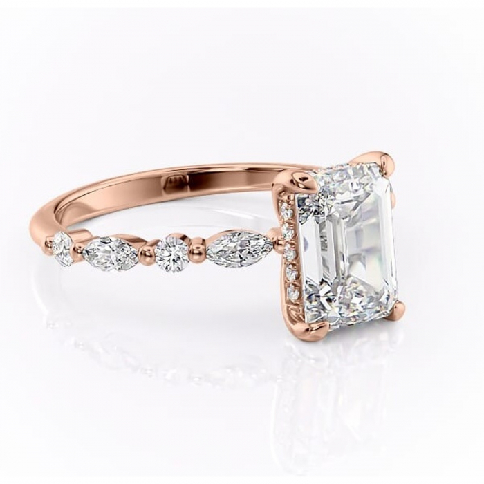 Inel de logodnă Gwendolyn din aur Rose 18kt cu moissanite tăietură smarald – Pietre laterale rafinată pentru profil înalt | Personalizează și configurează gratuit online [1]