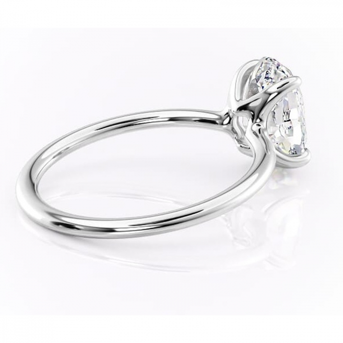 Inel de logodnă Helena din aur Alb 14kt cu moissanite tăietură ovală – Solitar rafinată pentru profil jos | Personalizează și configurează gratuit online [3]