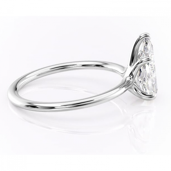 Inel de logodnă Helena din aur Alb 14kt cu moissanite tăietură pară – Solitar rafinată pentru profil jos | Personalizează și configurează gratuit online [2]