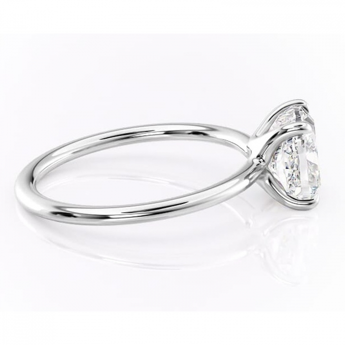 Inel de logodnă Helena din aur Alb 14kt cu moissanite tăietură pernă – Solitar rafinată pentru profil jos | Personalizează și configurează gratuit online [2]