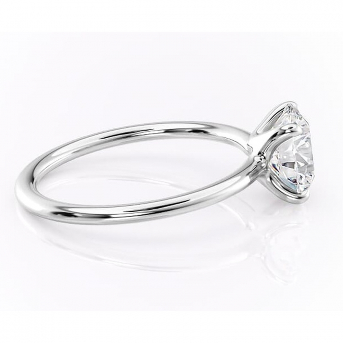 Inel de logodnă Helena din aur Alb 14kt cu moissanite tăietură rotundă – Solitar rafinată pentru profil jos | Personalizează și configurează gratuit online [2]