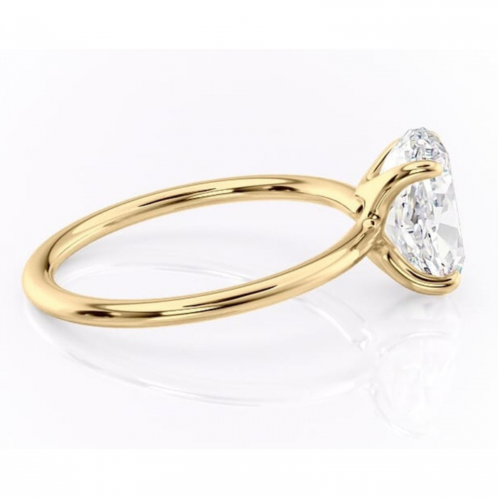Inel de logodnă Helena din aur Galben 14kt cu moissanite tăietură ovală – Solitar rafinată pentru profil jos | Personalizează și configurează gratuit online [2]