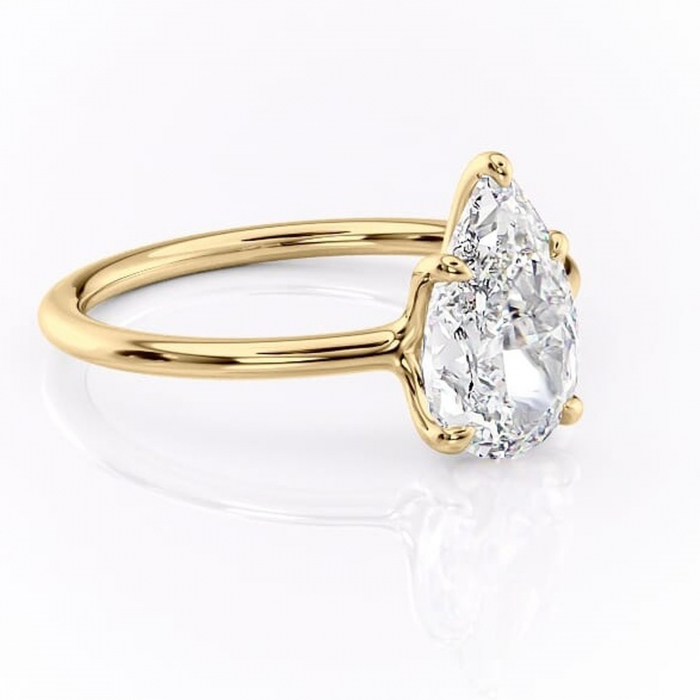 Inel de logodnă Helena din aur Galben 14kt cu moissanite tăietură pară – Solitar rafinată pentru profil jos | Personalizează și configurează gratuit online [1]