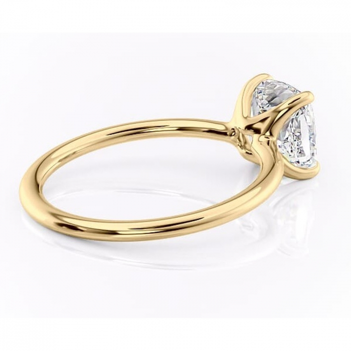 Inel de logodnă Helena din aur Galben 14kt cu moissanite tăietură pernă – Solitar rafinată pentru profil jos | Personalizează și configurează gratuit online [3]