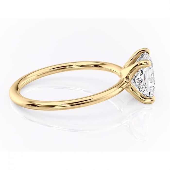 Inel de logodnă Helena din aur Galben 14kt cu moissanite tăietură princess – Solitar rafinată pentru profil jos | Personalizează și configurează gratuit online [2]