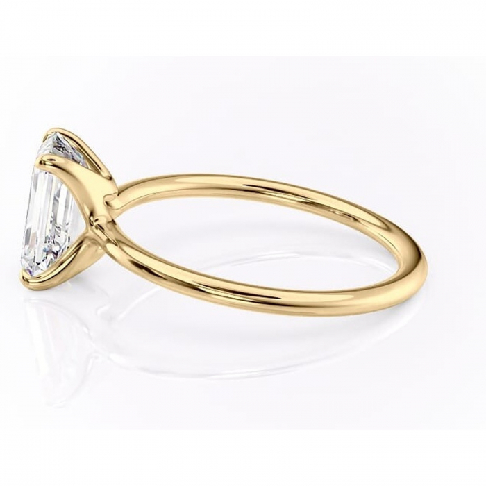 Inel de logodnă Helena din aur Galben 14kt cu moissanite tăietură smarald – Solitar rafinată pentru profil jos | Personalizează și configurează gratuit online [6]