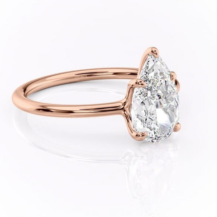 Inel de logodnă Helena din aur Rose 14kt cu moissanite tăietură pară – Solitar rafinată pentru profil jos | Personalizează și configurează gratuit online [1]
