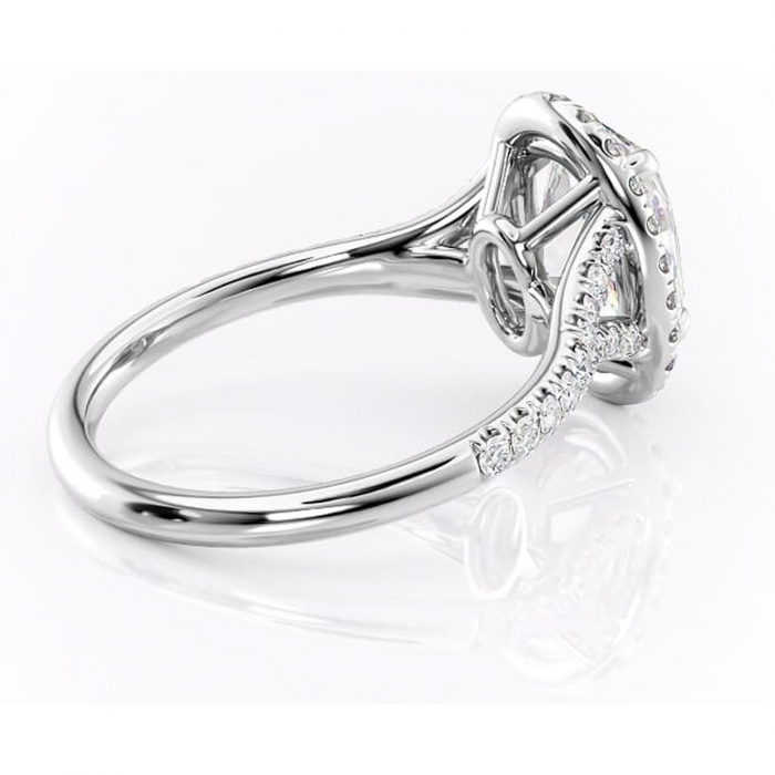 Inel de logodnă Henrietta din aur Alb 14kt cu moissanite tăietură ovală – Halo rafinată pentru profil mediu | Personalizează și configurează gratuit online [3]