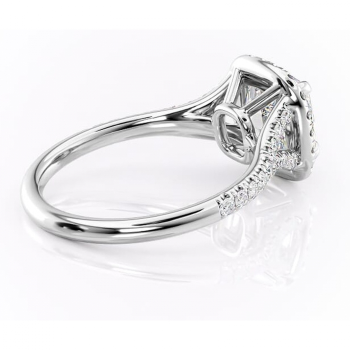 Inel de logodnă Henrietta din aur Alb 14kt cu moissanite tăietură pernă – Halo rafinată pentru profil mediu | Personalizează și configurează gratuit online [3]