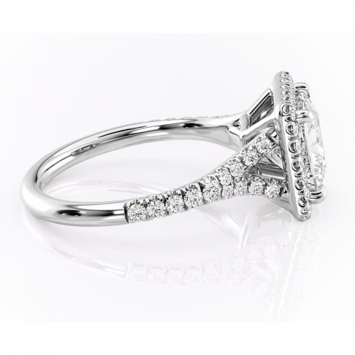 Inel de logodnă Henrietta din aur Alb 18kt cu moissanite tăietură princess – Halo rafinată pentru profil mediu | Personalizează și configurează gratuit online [2]