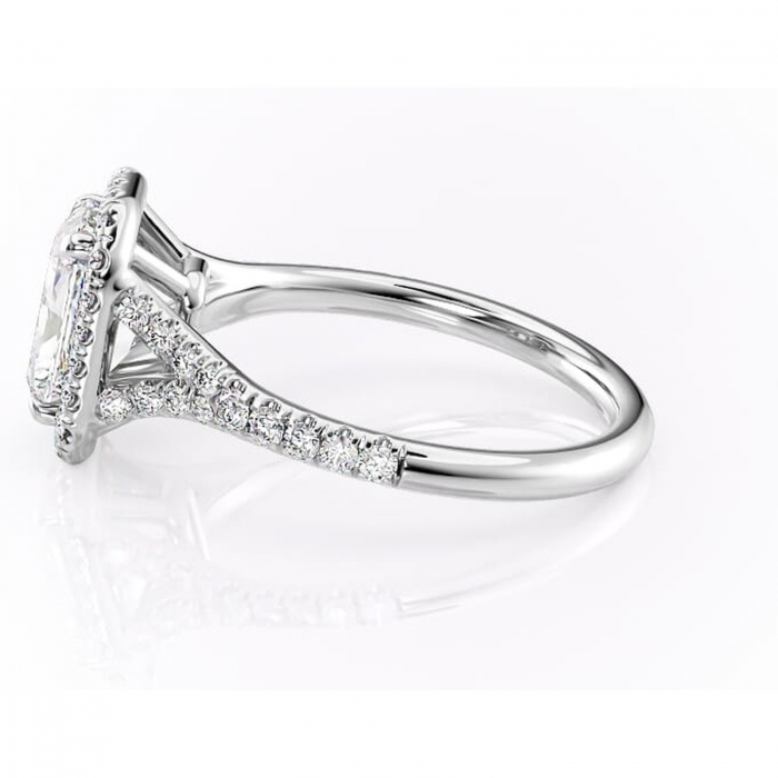 Inel de logodnă Henrietta din aur Alb 14kt cu moissanite tăietură radiantă – Halo rafinată pentru profil mediu | Personalizează și configurează gratuit online [6]
