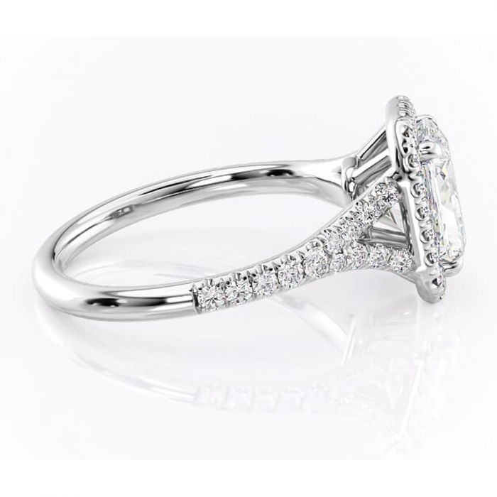 Inel de logodnă Henrietta din aur Alb 14kt cu moissanite tăietură radiantă – Halo rafinată pentru profil mediu | Personalizează și configurează gratuit online [2]