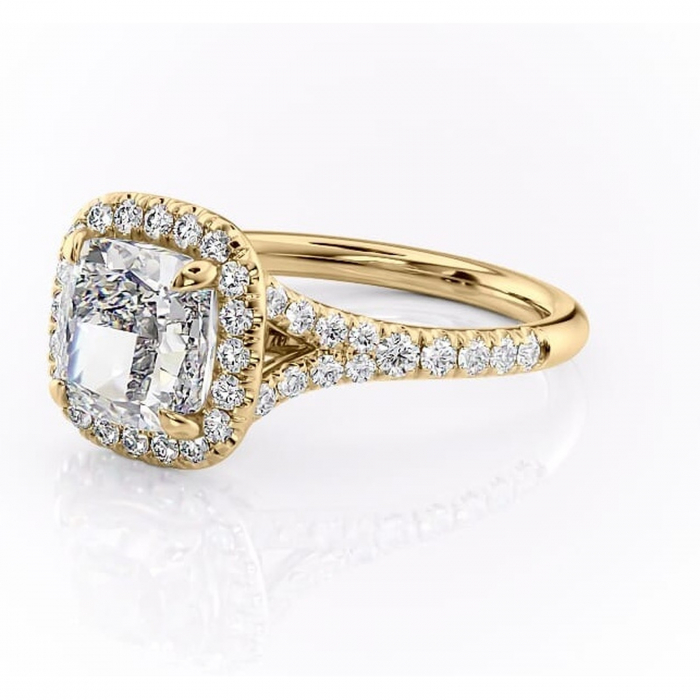 Inel de logodnă Henrietta din aur Galben 14kt cu moissanite tăietură pernă – Halo rafinată pentru profil mediu | Personalizează și configurează gratuit online [7]