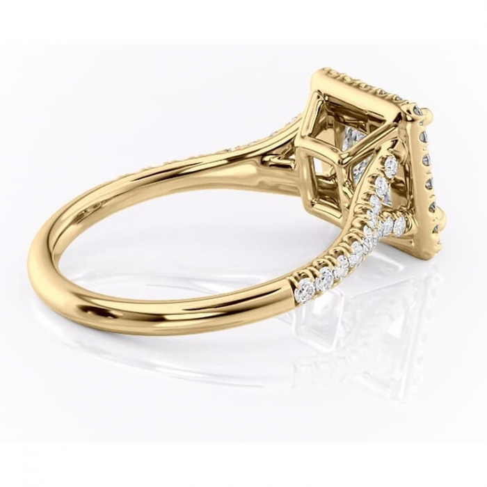 Inel de logodnă Henrietta din aur Galben 14kt cu moissanite tăietură princess – Halo rafinată pentru profil mediu | Personalizează și configurează gratuit online [3]