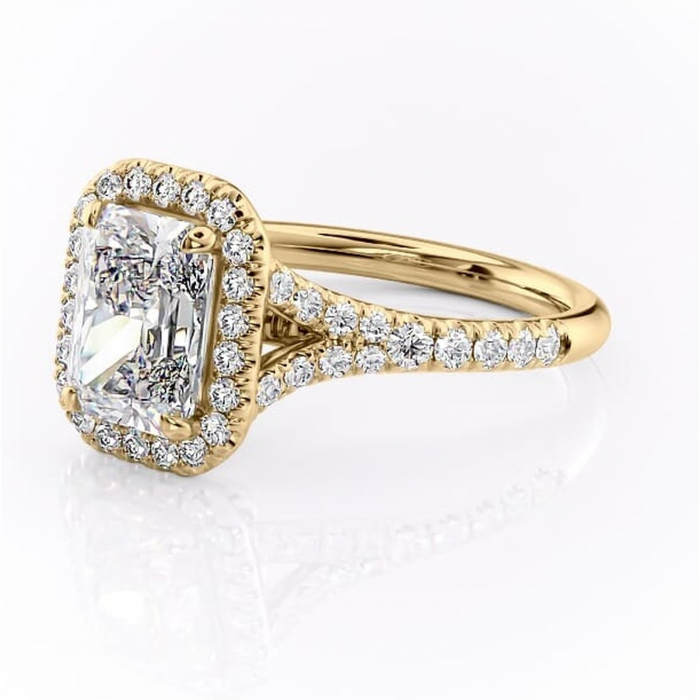 Inel de logodnă Henrietta din aur Galben 18kt cu moissanite tăietură radiantă – Halo rafinată pentru profil mediu | Personalizează și configurează gratuit online [7]