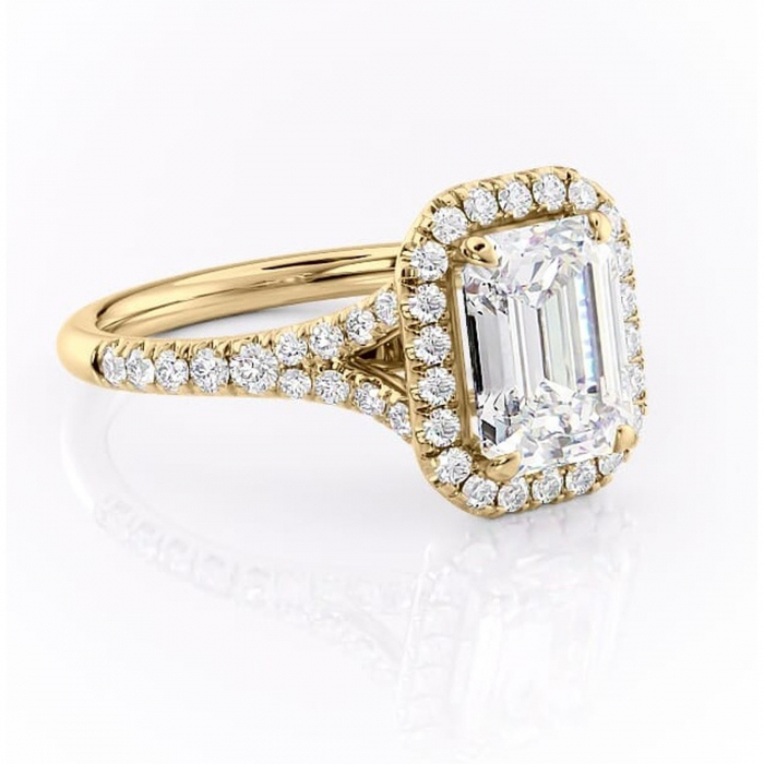 Inel de logodnă Henrietta din aur Galben 14kt cu moissanite tăietură smarald – Halo rafinată pentru profil mediu | Personalizează și configurează gratuit online [1]