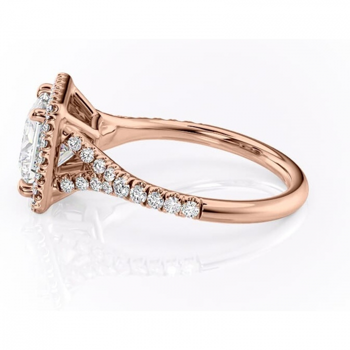 Inel de logodnă Henrietta din aur Rose 14kt cu moissanite tăietură princess – Halo rafinată pentru profil mediu | Personalizează și configurează gratuit online [6]