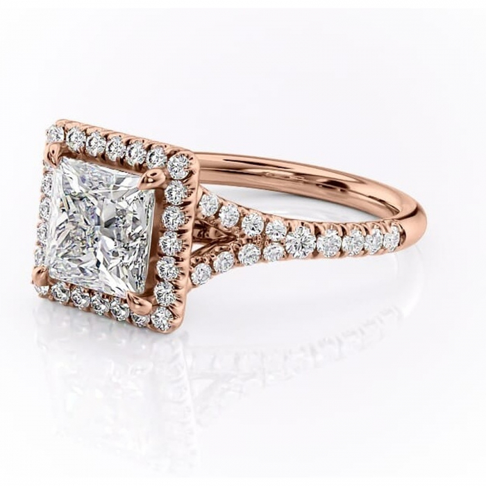Inel de logodnă Henrietta din aur Rose 14kt cu moissanite tăietură princess – Halo rafinată pentru profil mediu | Personalizează și configurează gratuit online [7]
