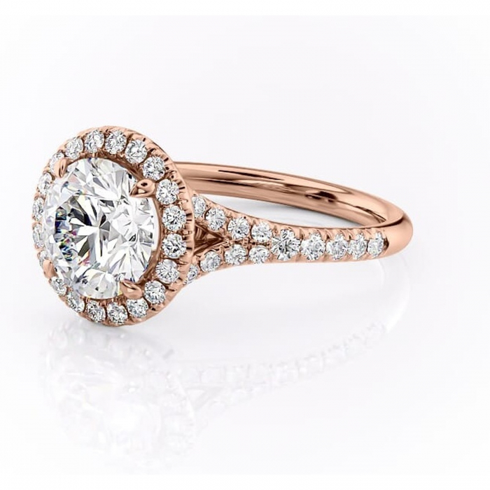 Inel de logodnă Henrietta din aur Rose 14kt cu moissanite tăietură rotundă – Halo rafinată pentru profil mediu | Personalizează și configurează gratuit online [7]