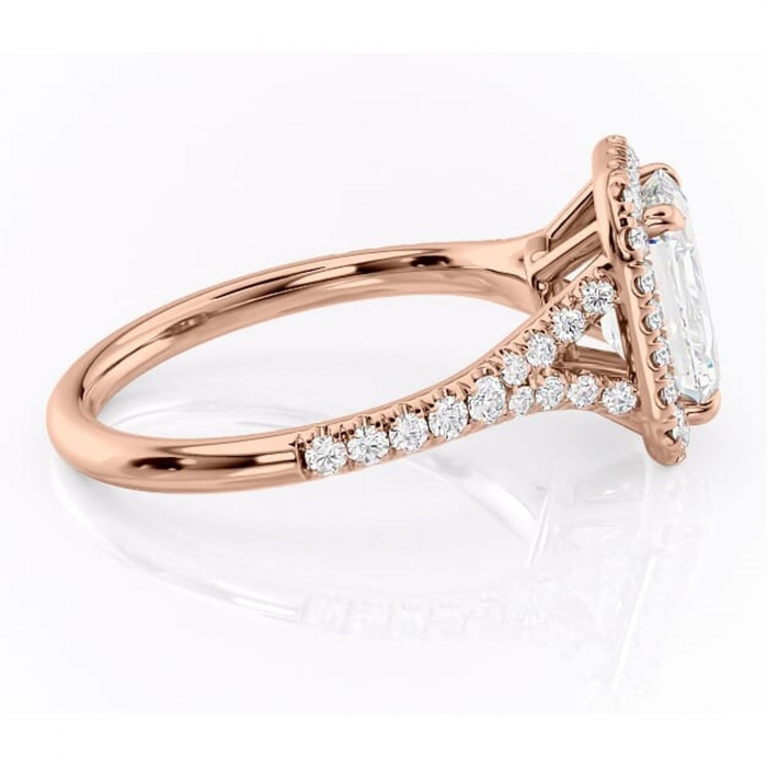 Inel de logodnă Henrietta din aur Rose 14kt cu moissanite tăietură smarald – Halo rafinată pentru profil mediu | Personalizează și configurează gratuit online [2]