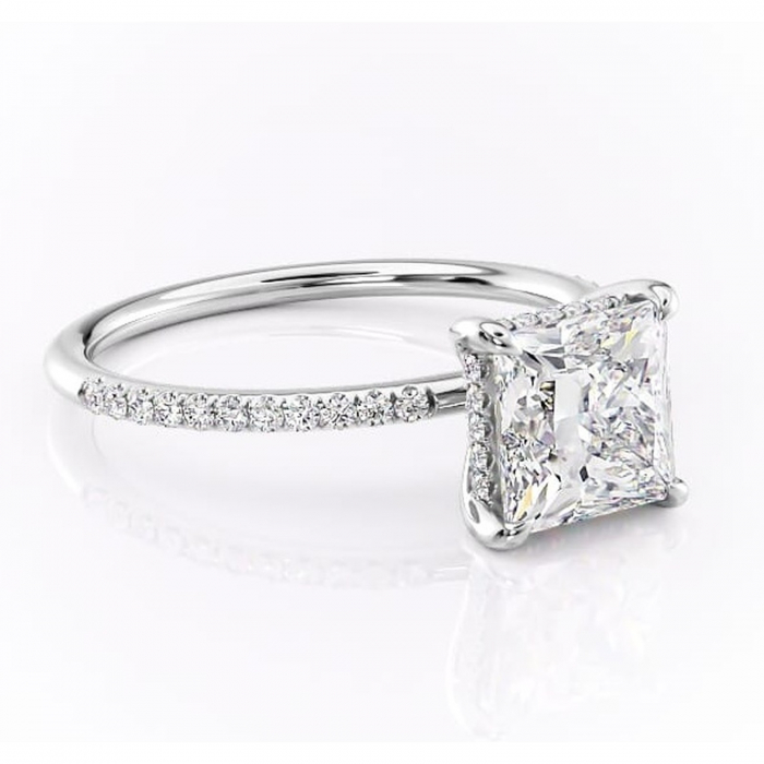 Inel de logodnă Isadora din aur Alb 14kt cu moissanite tăietură princess – Montură pavé rafinată pentru profil înalt | Personalizează și configurează gratuit online [1]