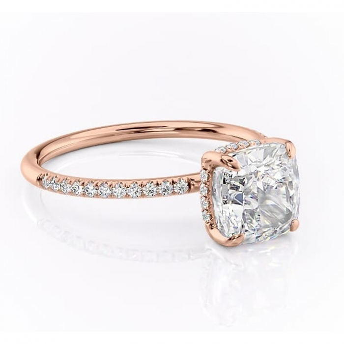 Inel de logodnă Isadora din aur Rose 14kt cu moissanite tăietură pernă – Montură pavé rafinată pentru profil înalt | Personalizează și configurează gratuit online [1]
