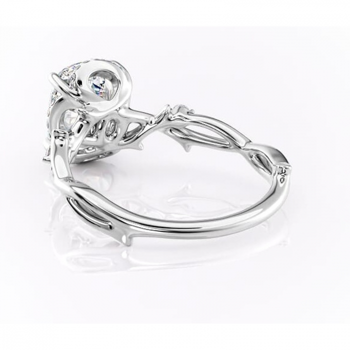 Inel de logodnă Isolde din aur Alb 14kt cu moissanite tăietură pernă – Halo rafinată pentru profil mediu | Personalizează și configurează gratuit online [4]