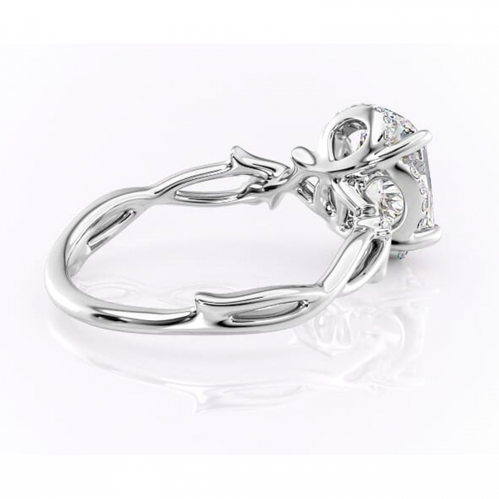 Inel de logodnă Isolde din aur Alb 14kt cu moissanite tăietură pernă – Halo rafinată pentru profil mediu | Personalizează și configurează gratuit online [3]