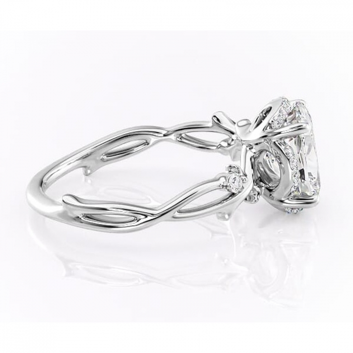 Inel de logodnă Isolde din aur Alb 14kt cu moissanite tăietură pernă – Halo rafinată pentru profil mediu | Personalizează și configurează gratuit online [2]