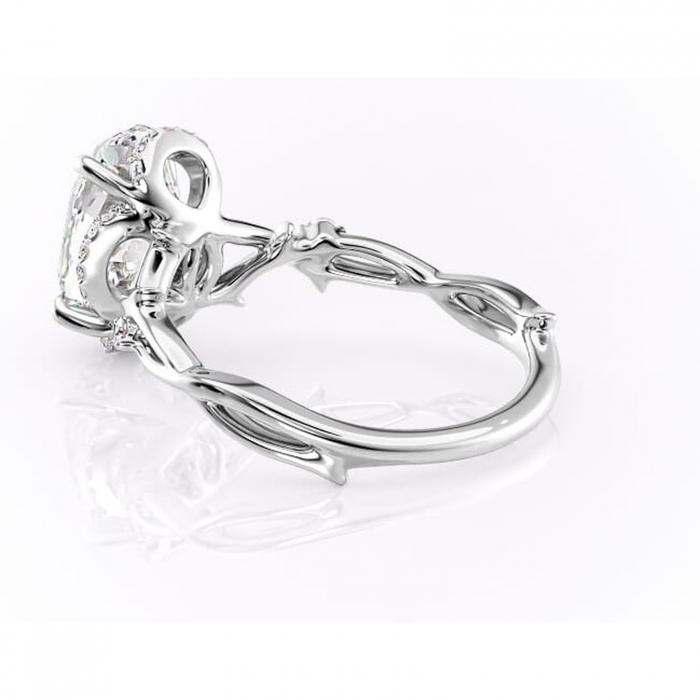 Inel de logodnă Isolde din aur Alb 14kt cu moissanite tăietură ovală – Halo rafinată pentru profil mediu | Personalizează și configurează gratuit online [5]