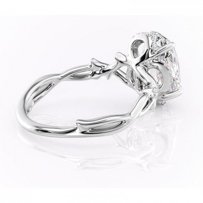 Inel de logodnă Isolde din aur Alb 14kt cu moissanite tăietură ovală – Halo rafinată pentru profil mediu | Personalizează și configurează gratuit online [3]