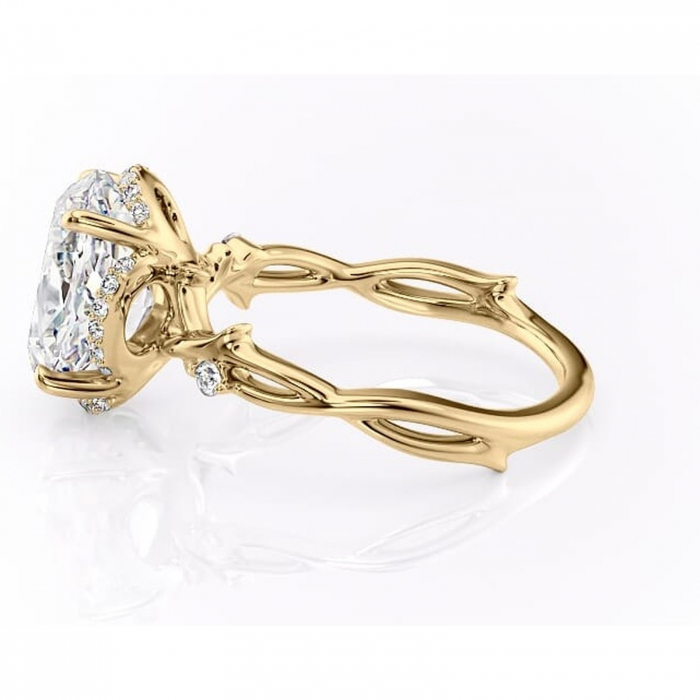 Inel de logodnă Isolde din aur Galben 14kt cu moissanite tăietură ovală – Halo rafinată pentru profil mediu | Personalizează și configurează gratuit online [6]