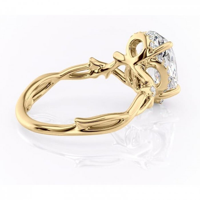 Inel de logodnă Isolde din aur Galben 14kt cu moissanite tăietură ovală – Halo rafinată pentru profil mediu | Personalizează și configurează gratuit online [3]