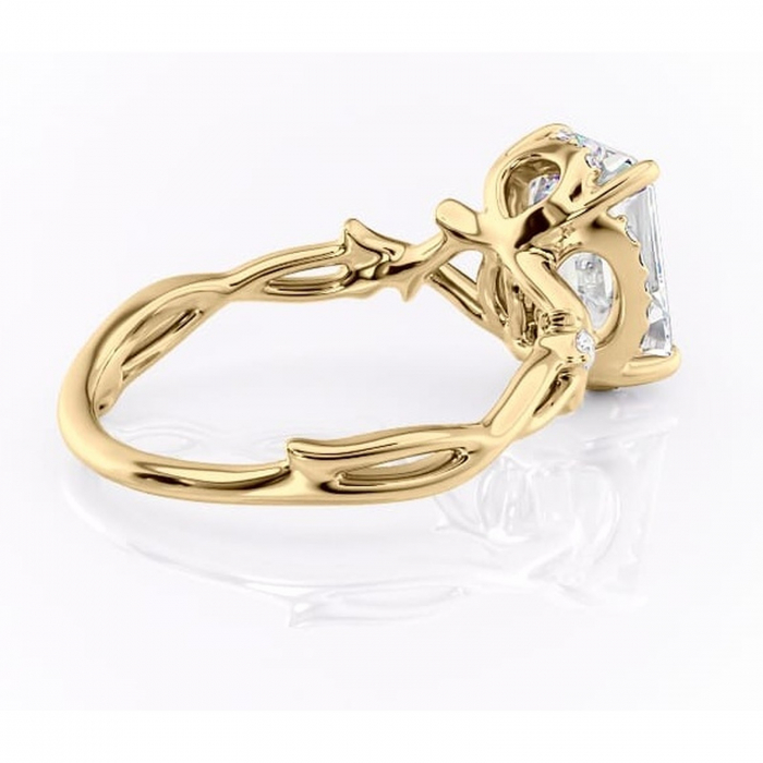 Inel de logodnă Isolde din aur Galben 14kt cu moissanite tăietură smarald – Halo rafinată pentru profil mediu | Personalizează și configurează gratuit online [3]