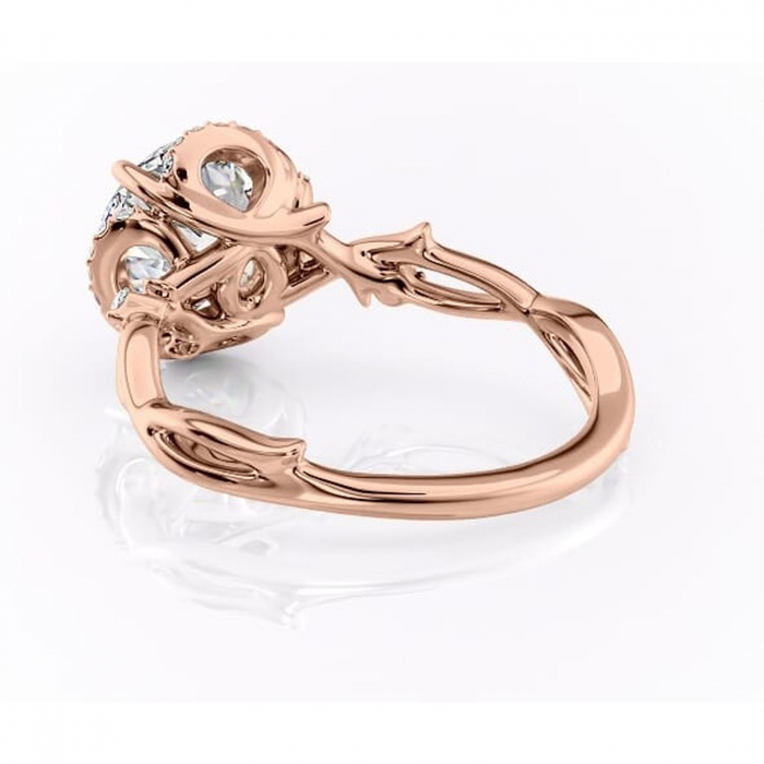 Inel de logodnă Isolde din aur Rose 14kt cu moissanite tăietură rotundă – Halo rafinată pentru profil mediu | Personalizează și configurează gratuit online [4]