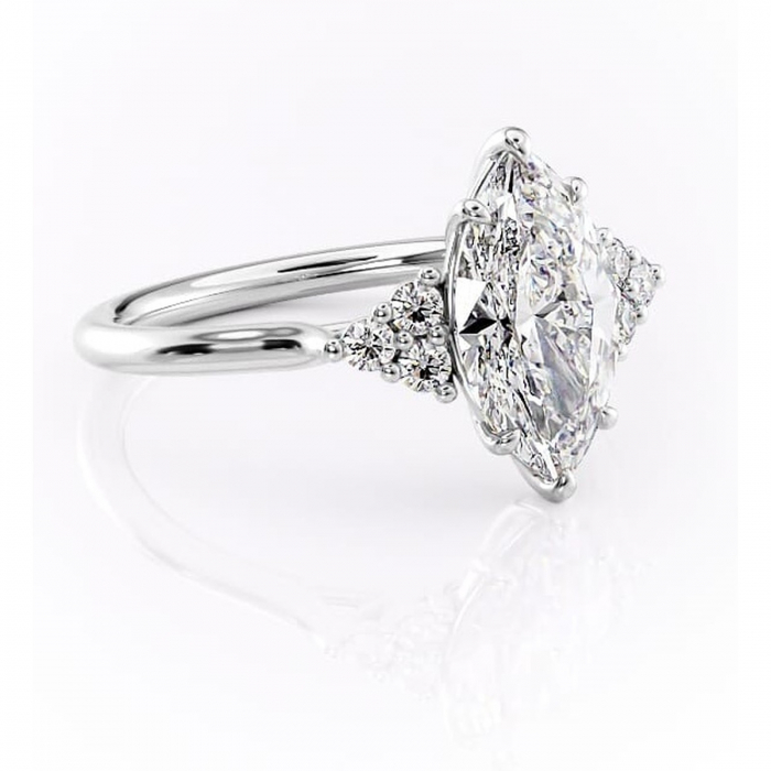 Inel de logodnă Ivylyn din aur Alb 14kt cu moissanite tăietură marquise – Montură cu trei pietre rafinată pentru profil mediu | Personalizează și configurează gratuit online [1]