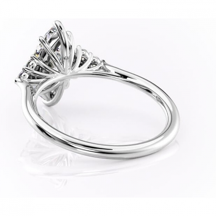 Inel de logodnă Ivylyn din aur Alb 14kt cu moissanite tăietură marquise – Montură cu trei pietre rafinată pentru profil mediu | Personalizează și configurează gratuit online [4]
