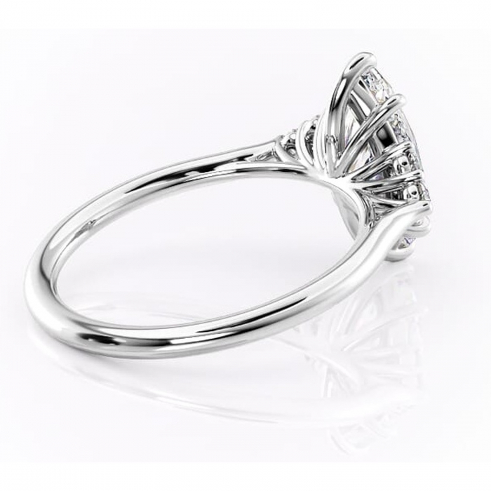 Inel de logodnă Ivylyn din aur Alb 14kt cu moissanite tăietură marquise – Montură cu trei pietre rafinată pentru profil mediu | Personalizează și configurează gratuit online [3]