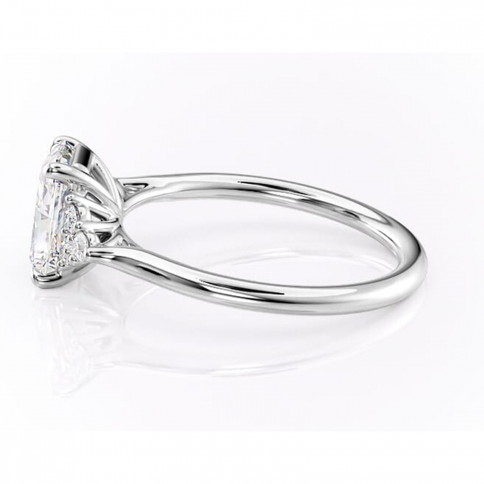 Inel de logodnă Ivylyn din aur Alb 14kt cu moissanite tăietură radiantă – Montură cu trei pietre rafinată pentru profil mediu | Personalizează și configurează gratuit online [6]